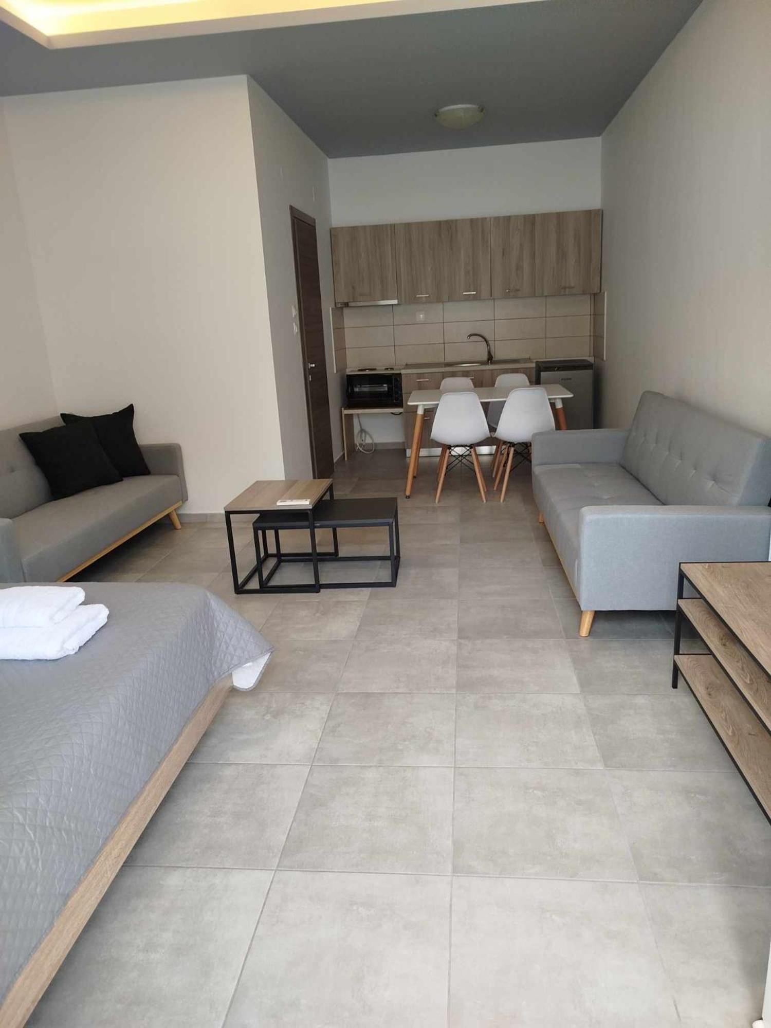 Billy's Seaside Apartment *
